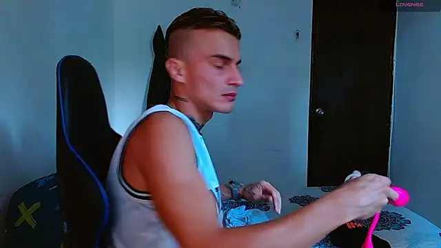 Snapshot of bray_hotboy777 chatting on January 2026 09:18:02 PM bray hotboy777 online show from January 2026 09:18:02 PM