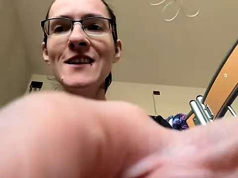 Snapshot of Milky_hairy_mommy chatting on February 2025 01:46:01 PM Milky hairy mommy online show from February 2025 01:46:01 PM