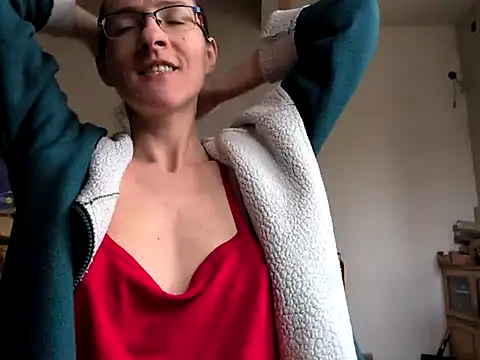 Snapshot of Milky_hairy_mommy chatting on March 2025 07:04:02 AM Milky hairy mommy online show from March 2025 07:04:02 AM