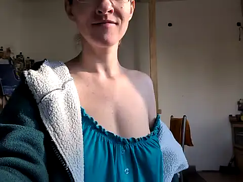 Snapshot of Milky_hairy_mommy chatting on March 2025 07:13:02 AM Milky hairy mommy online show from March 2025 07:13:02 AM