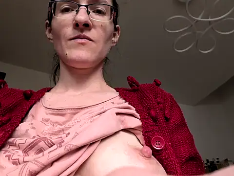 Snapshot of Milky_hairy_mommy chatting on March 2025 11:29:02 AM Milky hairy mommy online show from March 2025 11:29:02 AM