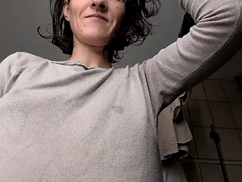 Snapshot of Milky_hairy_mommy chatting on September 2025 08:24:01 PM Milky hairy mommy online show from September 2025 08:24:01 PM