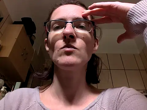 Snapshot of Milky_hairy_mommy chatting on October 2025 08:15:02 AM Milky hairy mommy online show from October 2025 08:15:02 AM