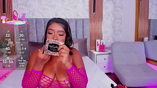 Britanymooree online show from February 2026 07:41:01 PM