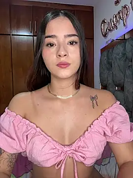 Snapshot of Veronica_isaza__ chatting on May 2026 03:13:01 AM Veronica isaza online show from May 2026 03:13:01 AM