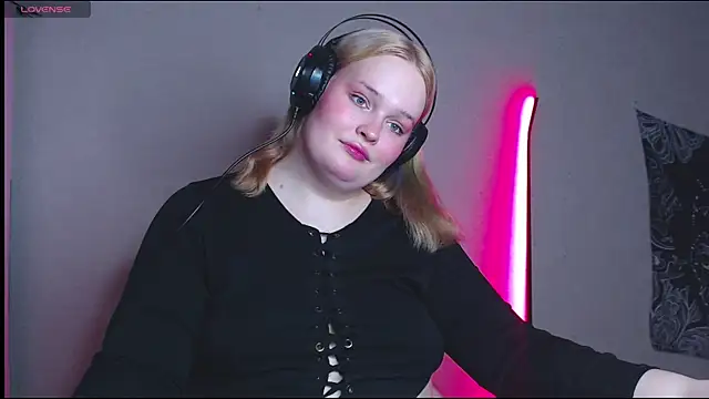 rozzhaos8 online show from November 2025 09:04:02 PM