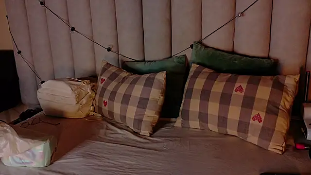 AbbyWathson online show from April 2026 12:05:02 PM