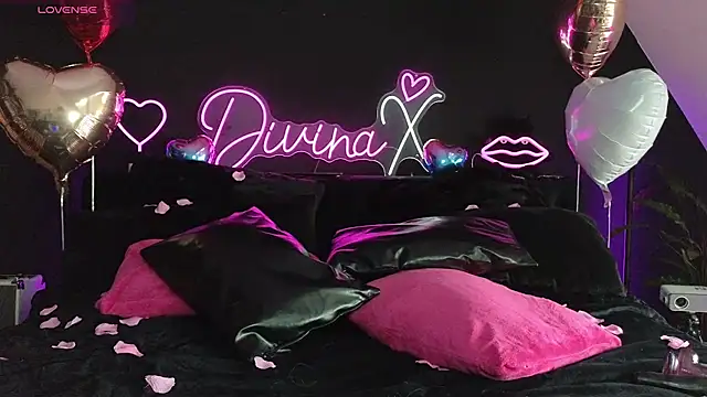 Snapshot of Divina_X_ chatting on February 2025 09:24:01 AM Divina X online show from February 2025 09:24:01 AM