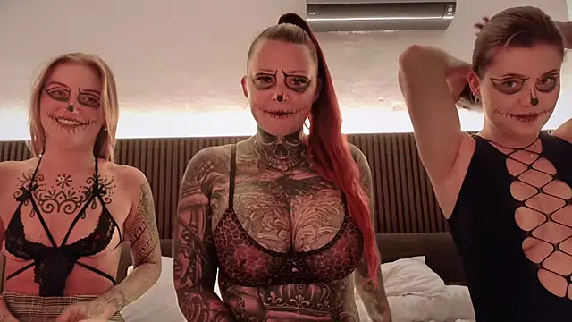 Inked lorena online show from October 2025 07:37:01 PM