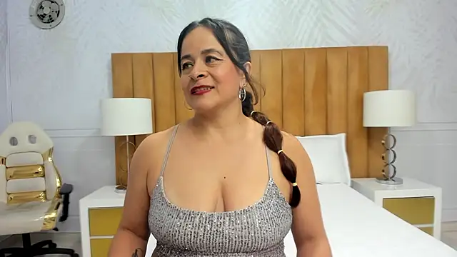 Snapshot of Daphne81_ chatting on February 2025 03:06:01 AM Daphne81  online show from February 2025 03:06:01 AM