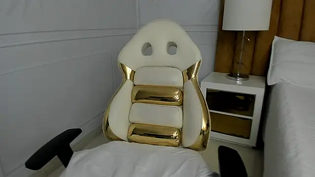 Snapshot of Daphne81_ chatting on February 2025 05:27:01 AM Daphne81  online show from February 2025 05:27:01 AM