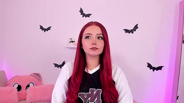 Snapshot of misspaulinaa chatting on October 2025 10:32:02 PM misspaulinaa online show from October 2025 10:32:02 PM