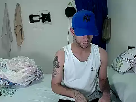 Snapshot of dirty_boy_horny chatting on November 2025 10:15:02 PM dirty boy horny online show from November 2025 10:15:02 PM