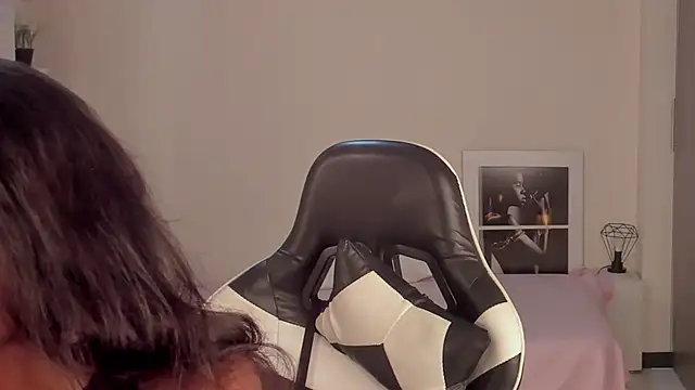 SavannahWildee online show from December 2024 10:47:01 AM