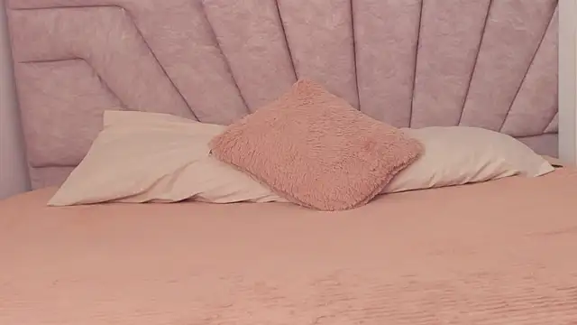 SavannahWildee online show from February 2026 01:08:02 PM