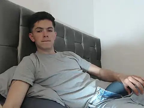 Snapshot of Eliantg chatting on September 2025 11:18:02 PM Eliantg online show from September 2025 11:18:02 PM