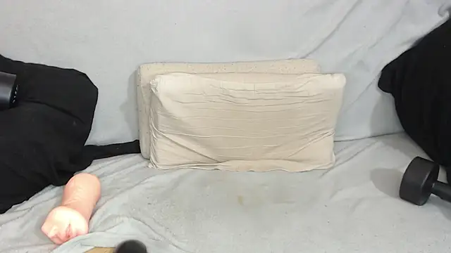 Snapshot of qustci-couple chatting on February 2025 12:15:01 AM qustci-couple online show from February 2025 12:15:01 AM