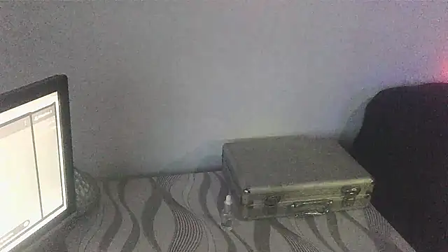 Snapshot of FJcouple chatting on December 2024 06:21:01 PM FJcouple online show from December 2024 06:21:01 PM