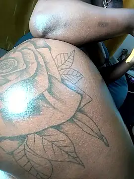 Hugemassivebootie online show from November 2025 11:31:01 AM