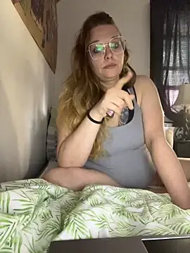 Lalalynn online show from November 2025 05:25:01 PM