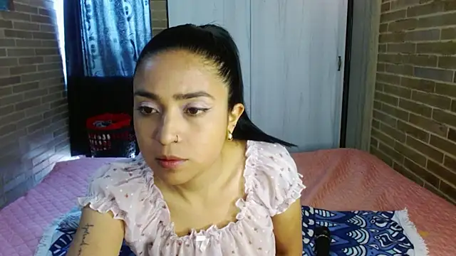 Snapshot of helenacyruss chatting on October 2025 05:35:01 PM helenacyruss online show from October 2025 05:35:01 PM