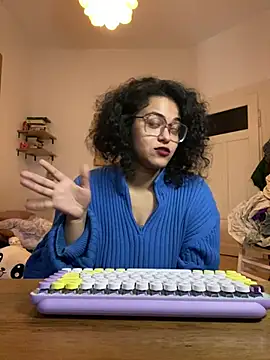 Snapshot of Curvydesifromgermany chatting on January 2025 04:01:01 PM Curvydesifromgermany online show from January 2025 04:01:01 PM