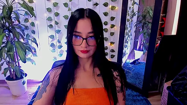 mariiana-diaz online show from December 2025 03:38:02 PM