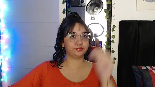 Snapshot of Alezapark chatting on June 2026 05:04:01 AM Alezapark online show from June 2026 05:04:01 AM
