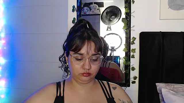 Snapshot of Alezapark chatting on July 2026 02:00:02 AM Alezapark online show from July 2026 02:00:02 AM