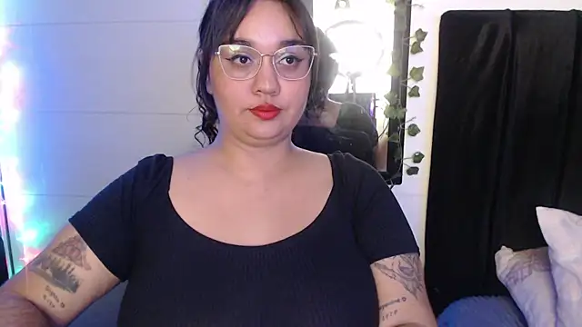 Snapshot of Alezapark chatting on July 2026 11:23:02 AM Alezapark online show from July 2026 11:23:02 AM