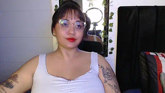Snapshot of Alezapark chatting on July 2026 12:42:01 AM Alezapark online show from July 2026 12:42:01 AM