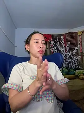 Snapshot of Cherry_6969 chatting on February 2025 01:22:01 PM Cherry 6969 online show from February 2025 01:22:01 PM