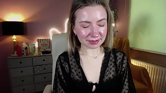 Mia Tasty online show from March 2025 10:52:01 AM