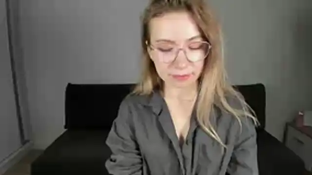 Mia Tasty online show from December 2025 02:35:01 PM