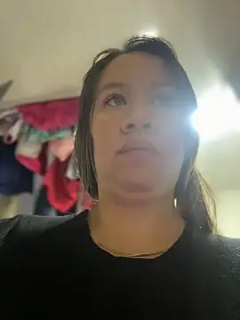 Emiily lee online show from November 2025 08:41:02 PM