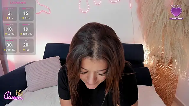 Sofiawilson  online show from May 2026 05:33:01 PM