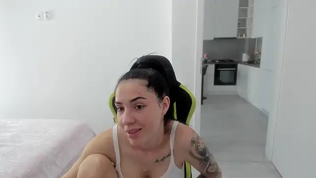 Snapshot of Emmapmg chatting on March 2026 11:14:01 AM Emmapmg online show from March 2026 11:14:01 AM