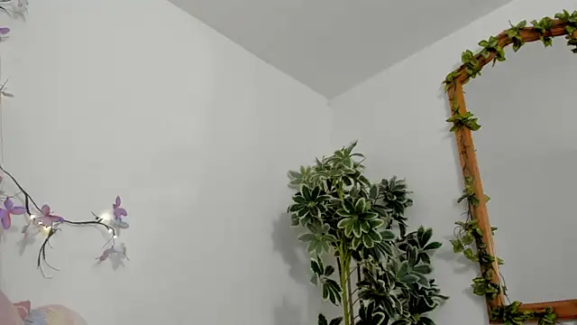 BonnieCute  online show from October 2025 11:48:02 PM