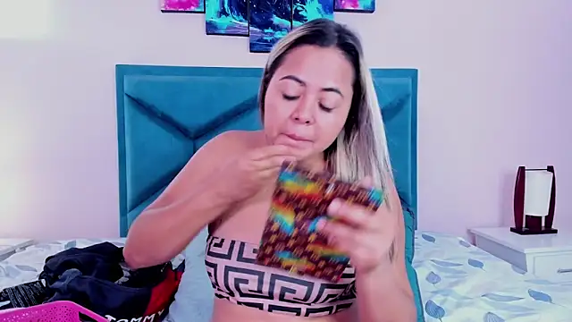 Snapshot of GraceJansenn chatting on December 2024 12:55:02 PM GraceJansenn online show from December 2024 12:55:02 PM