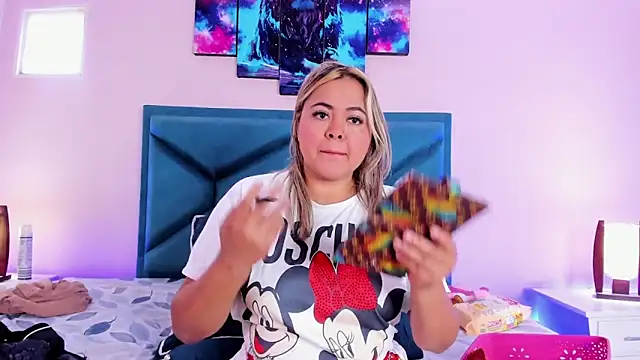 Snapshot of GraceJansenn chatting on January 2025 01:13:02 PM GraceJansenn online show from January 2025 01:13:02 PM