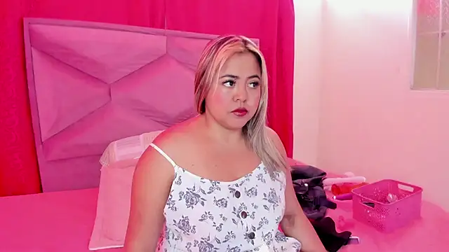 Snapshot of GraceJansenn chatting on January 2025 12:50:01 PM GraceJansenn online show from January 2025 12:50:01 PM