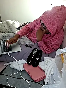 madamsensuale online show from November 2025 03:01:01 AM