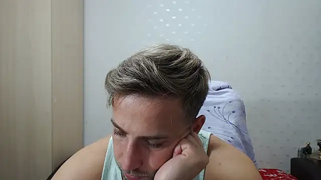 PrinceEagle online show from November 2025 09:55:02 AM