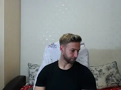 PrinceEagle online show from November 2025 09:05:02 PM