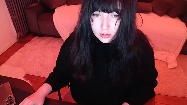Snapshot of Lynylou chatting on December 2024 03:16:02 AM Lynylou online show from December 2024 03:16:02 AM