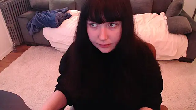 Snapshot of Lynylou chatting on March 2025 06:41:02 AM Lynylou online show from March 2025 06:41:02 AM