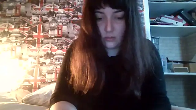 Lynylou online show from October 2025 12:27:01 PM