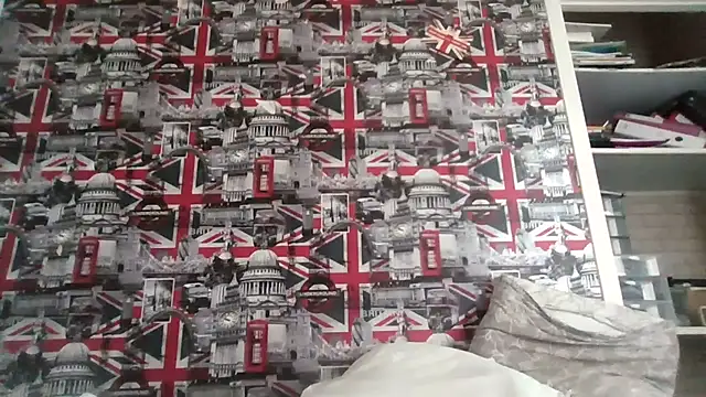 Lynylou online show from October 2025 11:17:01 AM