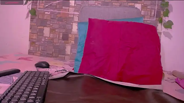 CrazyRousex online show from March 2026 02:46:02 PM