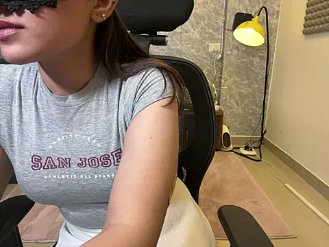 Snapshot of MidnightFlame chatting on December 2024 07:32:02 PM MidnightFlame online show from December 2024 07:32:02 PM